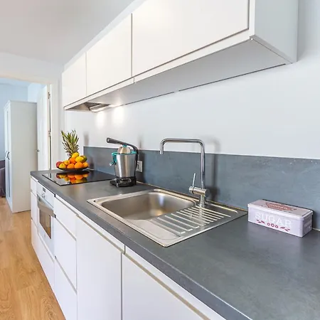 Ventura 2 - Centric & Pool - Simplytarifa Apartament *
