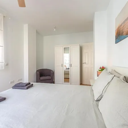 Ventura 2 - Centric & Pool - Simplytarifa Apartament *